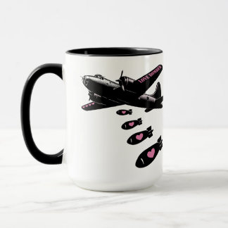 Caneca Detalhes Rosa do Bombardeiro de Amor Estratégico