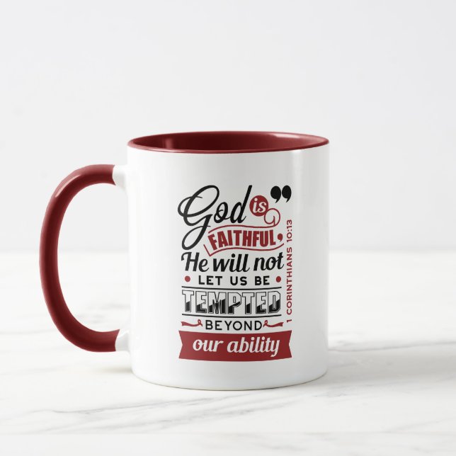 Caneca Deus É Fiel – 1 Coríntios 10:13 Versículo Bíblico (Esquerda)