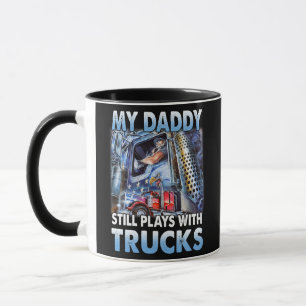 Caneca Dia dos Pais de Caminhoneiro Meu Papai Ainda Brinc