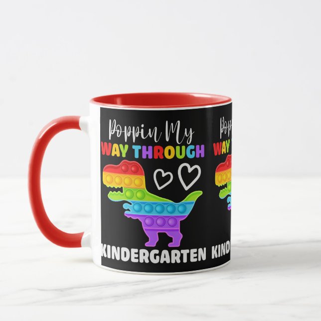 Caneca Dinosaur Poppin My Way Through Kindergarten (Esquerda)