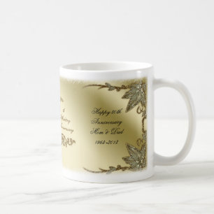 Caneca do aniversário de casamento dourado