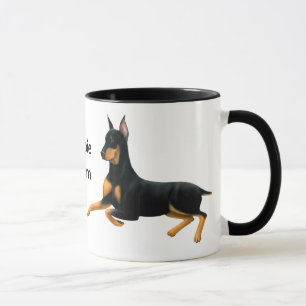 Caneca do cão do Pinscher do Doberman da mamã de