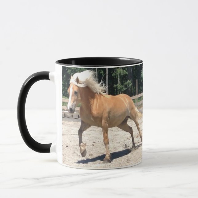 Caneca do cavalo de Haflinger (Esquerda)