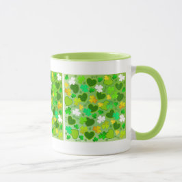 Caneca do Dia de São Patrício com Trevos e Coraçõe