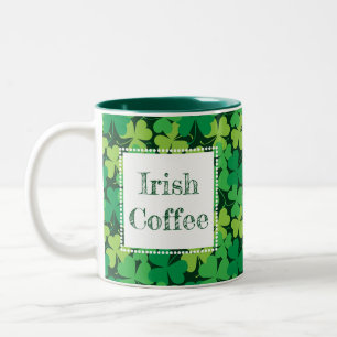 Caneca do impressão do trevo do café irlandês