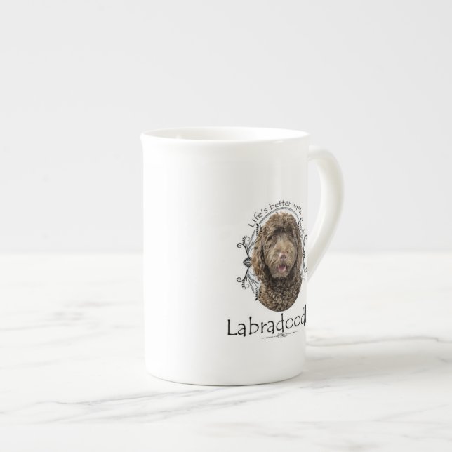Caneca do Labradoodle da vida melhor (Frente Esquerda)