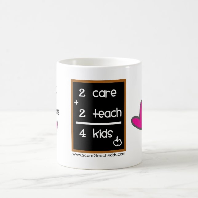 Caneca do logotipo do ♥ 2care2teach4kids dos (Centro)