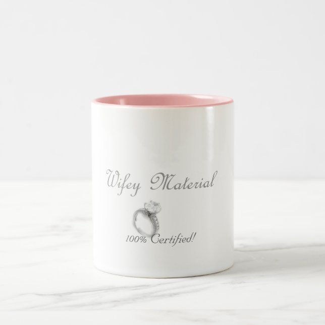 Caneca do material de Wifey (Centro)