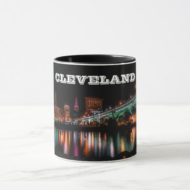 Caneca do panorama da noite de Cleveland (Centro)
