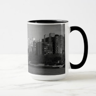 Caneca do panorama da skyline de East River