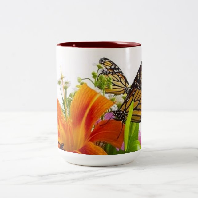 Caneca do tom da borboleta dois da flor (Centro)