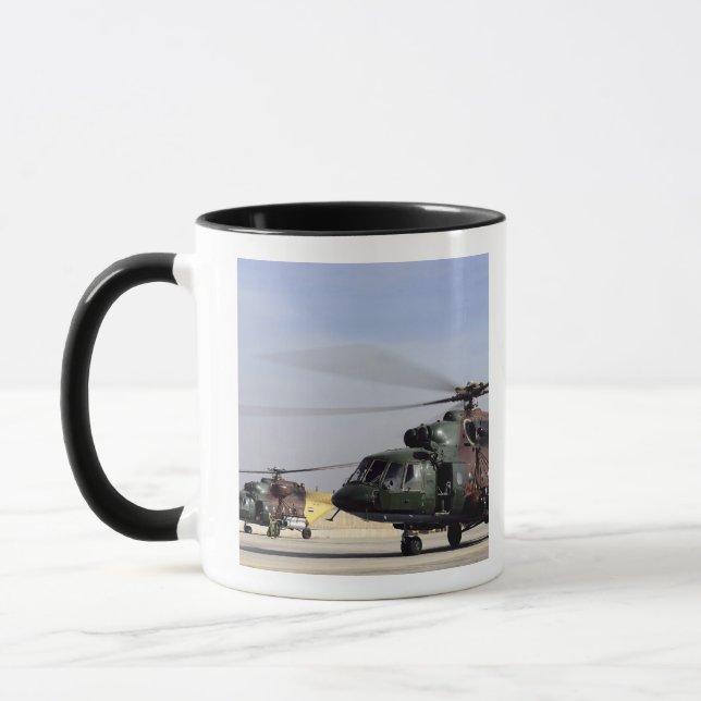 Caneca Dois Helicópteros Iraquianos Mi-17 Hip (Esquerda)