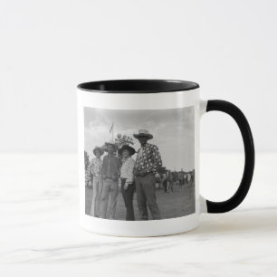 Caneca Dois homens e duas mulheres em um rodeio