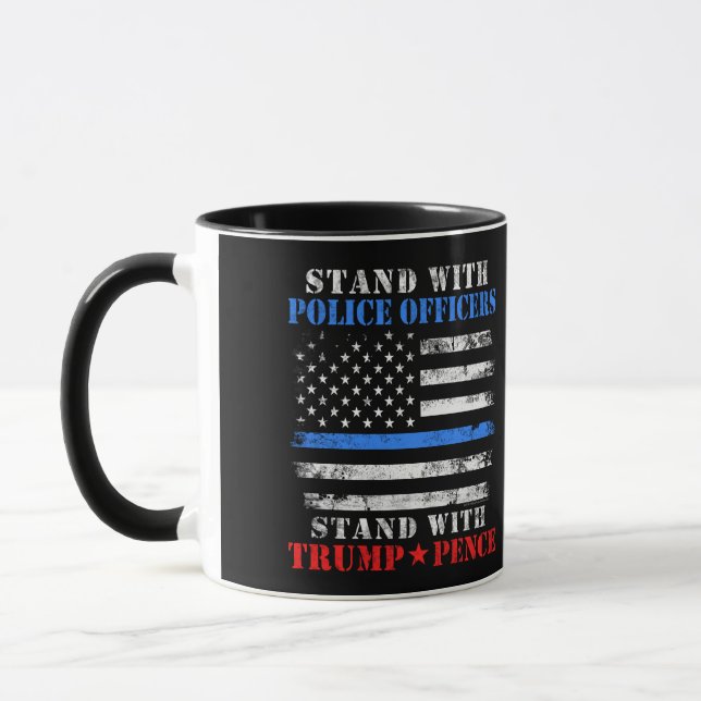 Caneca Donald Trump 2024 fica com policiais (Esquerda)
