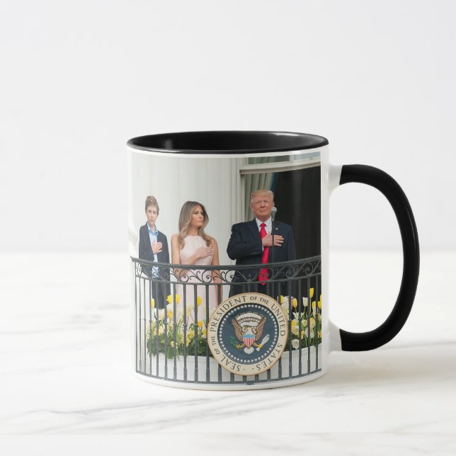 Caneca Donald Trump, com Melania & Barron na casa branca (Direita)