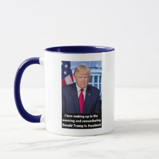 Caneca Donald Trump que eu amo acordar na manhã