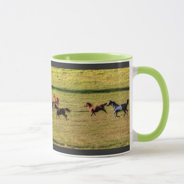 Caneca Efetivo de Cavalos em Corrente numa Foto Equina Ra (Direita)