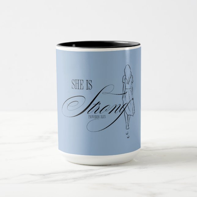 Caneca Ela é Forte Provérbios 31:25 (Centro)