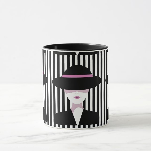 Caneca "Elegante Mulher Chic com Chapéu: Na moda (Centro)