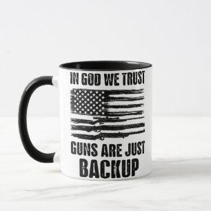 Caneca Em Deus, Confiamos Em Armas Que Estão De Volta Par