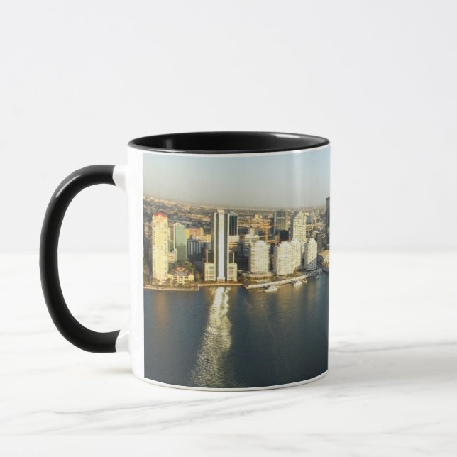 Caneca Em março de 2006. (Esquerda)