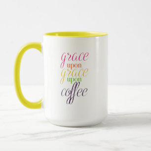Caneca Enfeite em cima da benevolência em cima do café 