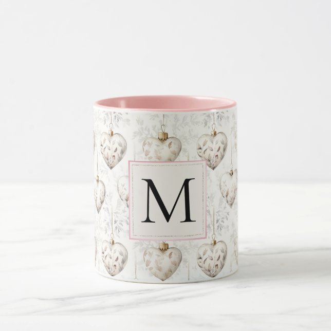 Caneca Enfeites de Coração Branco Rosa Chic Monograma (Centro)
