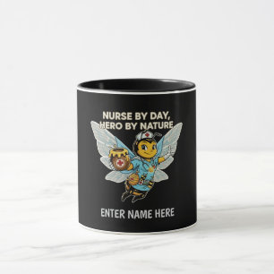 Caneca Enfermeira Abelha Heroína Cartoon Retro Médico Saú