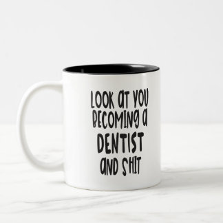 Caneca engraçada da graduação do dentista