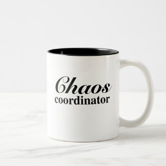 Caneca engraçada do coordenador do caos para a