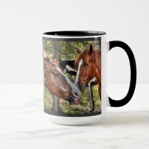 Caneca Engraçado Chestnut Stallion & Mare em uma foto da 