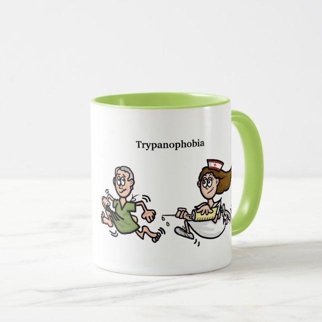 Caneca Engraçado Medo de Ter Uma Enfermeira Atirada (Frente Esquerda)