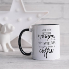 Caneca Engraçado Por trás de toda mulher Café