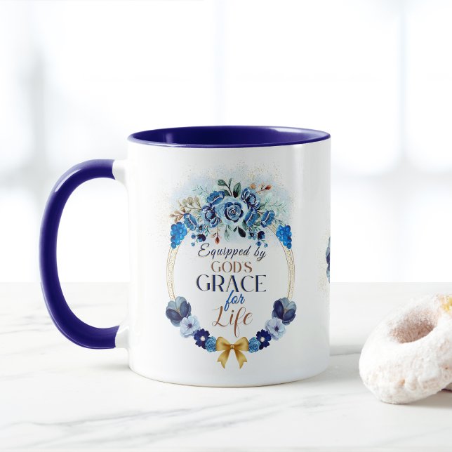 Caneca Equipado com a Grace Elegante Blue Floral Wreath (Criador carregado)