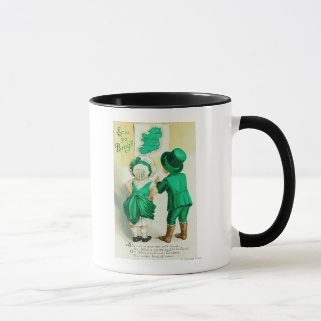 Caneca Erin Go Bragh Casal Olhando para o Mapa da Irlanda (Direita)