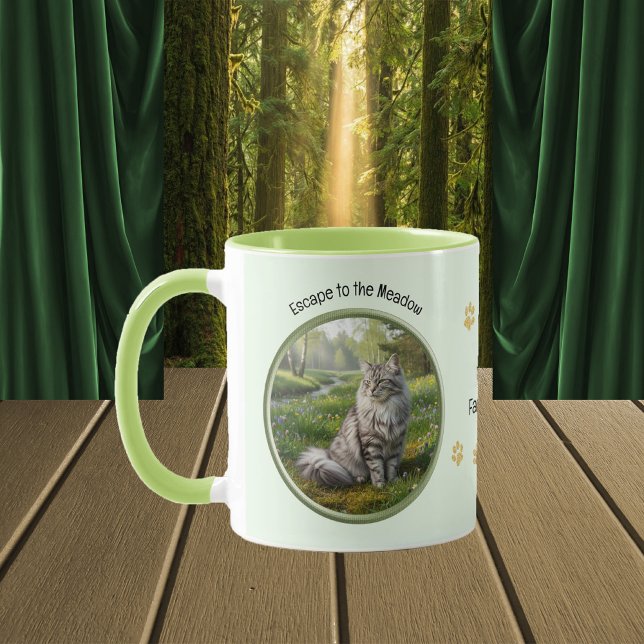 Caneca Escape to the Meadow with Norwegian Forest Cat (Criador carregado)