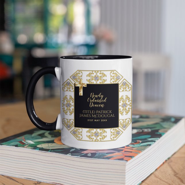 Caneca Escritura de presentes de Deacon recém-encomendada (Criador carregado)