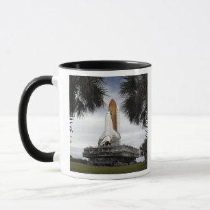Caneca Esforço do vaivém espacial do quadro das árvore