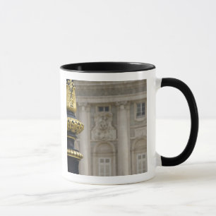 Caneca Espanha, Madrid. Palácio Real, lustre dourado orna