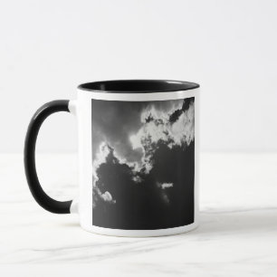 Caneca Esperança na borda prateada das nuvens.