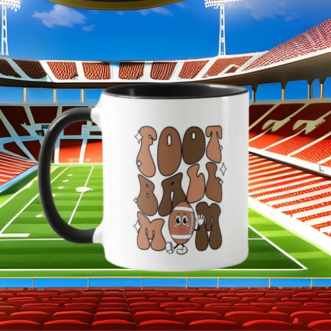 Caneca Esportes de futebol bonitos que mamãe adiciona mon (Criador carregado)