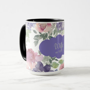 Caneca "Esposa, est. 19xx" Floral em Café de Aquarela