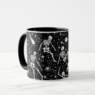 Caneca Esqueletos em fundo espacial