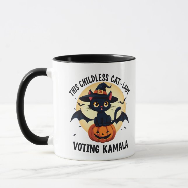 Caneca Esta Mulher De Gato Sem Filhos Votando Kamala Hall (Esquerda)