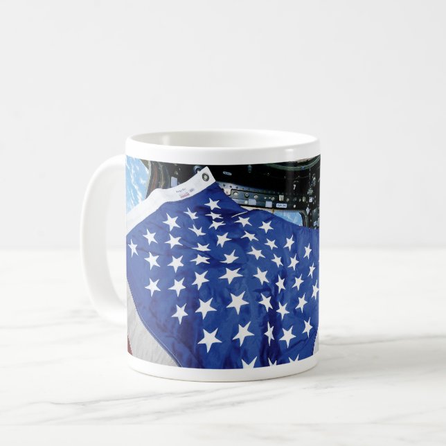 Caneca Estação Espacial Americana Flag Earth Orbit (Frente Esquerda)