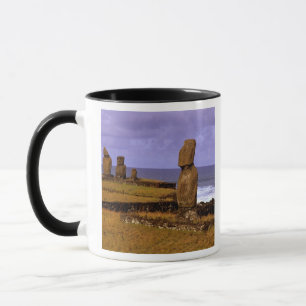 Caneca Estátua Moai da Plataforma Tahai Abstrai Páscoa