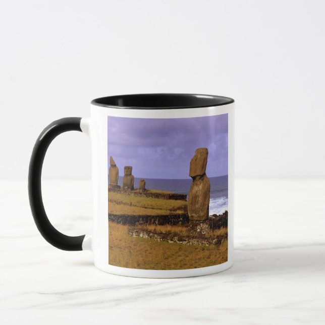 Caneca Estátua Moai da Plataforma Tahai Abstrai Páscoa (Esquerda)