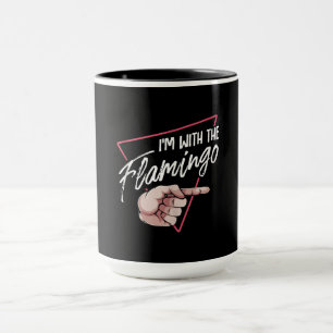 Caneca Estou Com Figuras De Casal De Flamingo Halloween