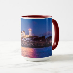 Caneca Estrelas sobre o Farol de Nubble no Maine