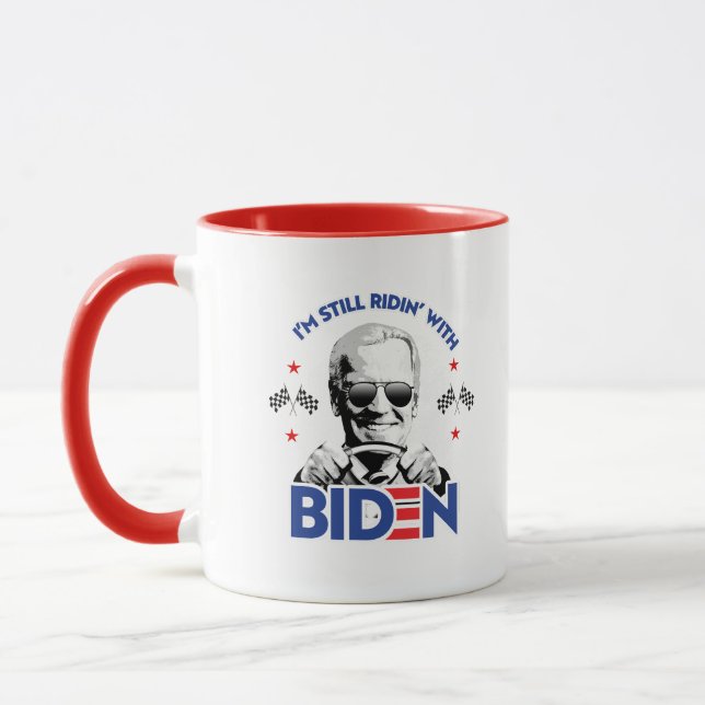 Caneca Eu ainda estou caminhando com Biden (Esquerda)